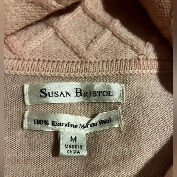 Susan Bristol 100% Merino Wool Light Pink Cowl Neck Sweater Size Medium - Picture 13 of 14